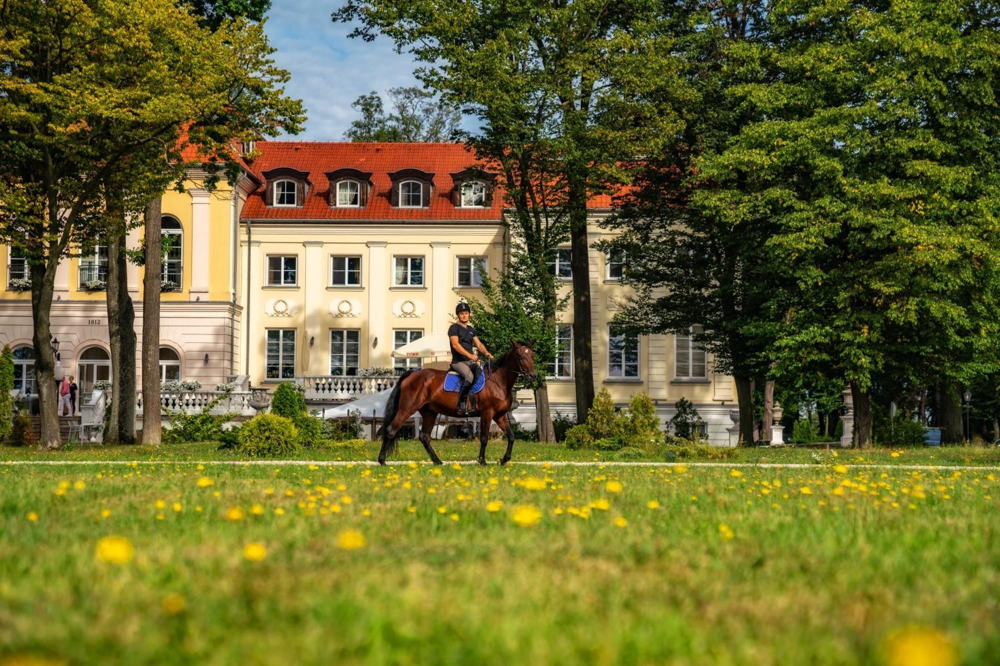 Hotel Palac Alexandrinum Krubki Exterior foto